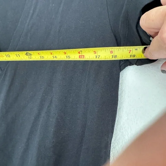 Balmain:  2 Men’s Large V Neck Tshirt - Picture 6 of 6